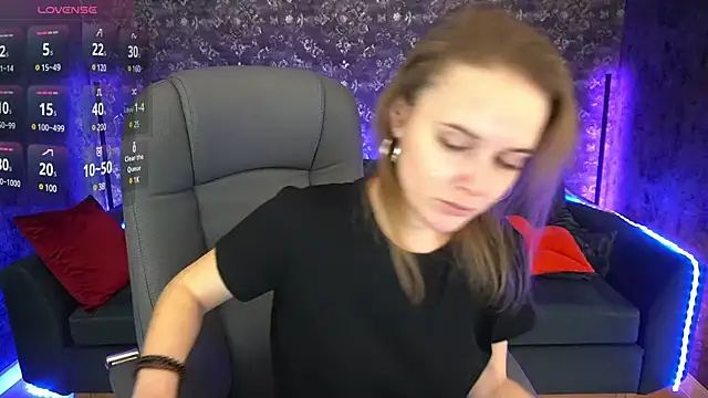 Snapshot of MaribelRiverr_ chatting on December 19, 2024, 10:02 am MaribelRiverr online show from December 19, 2024, 10:02 am