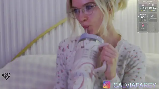 Snapshot of calviafarey chatting on February 13, 2026, 12:17 am calviafarey online show from February 13, 2026, 12:17 am