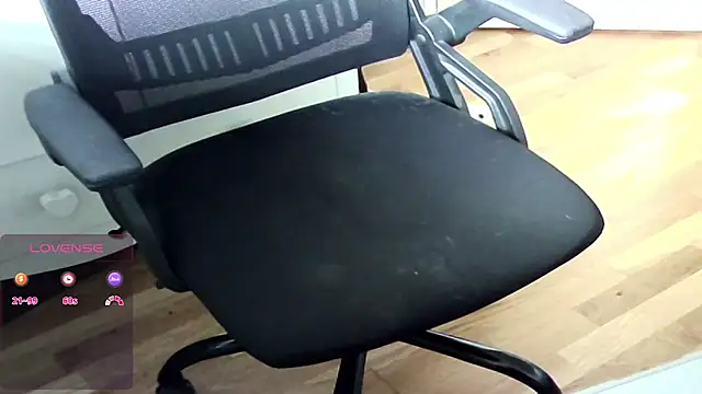 Big And ThickUK online show from April 17, 2026, 9:01 am