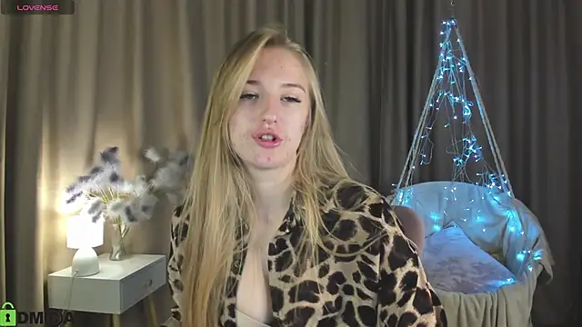 Stacy River online show from October 3, 2025, 8:44 am