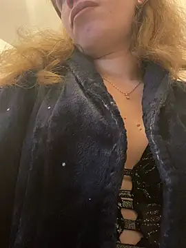 Snapshot of EvaRush chatting on December 21, 2024, 9:23 am EvaRush online show from December 21, 2024, 9:23 am