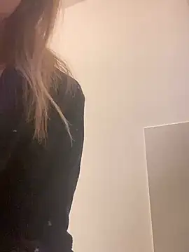 Snapshot of EvaRush chatting on February 6, 2025, 7:35 am EvaRush online show from February 6, 2025, 7:35 am