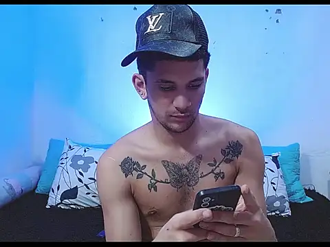 tylor boy online show from April 17, 2026, 9:29 pm