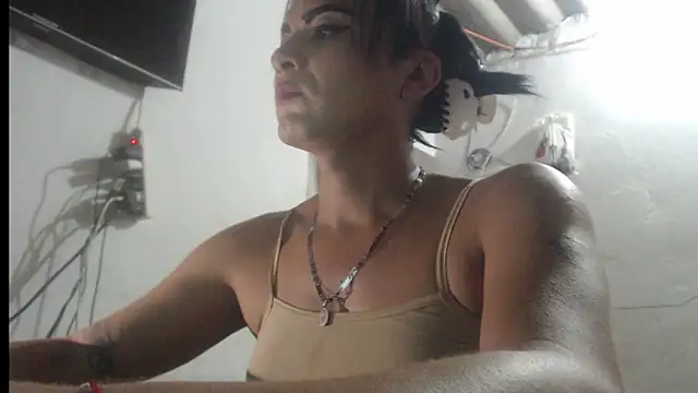 Analiasmith89 online show from April 6, 2026, 7:26 pm