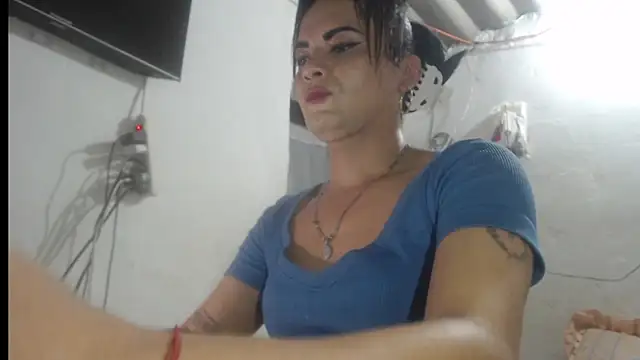 Analiasmith89 online show from April 13, 2026, 6:46 pm