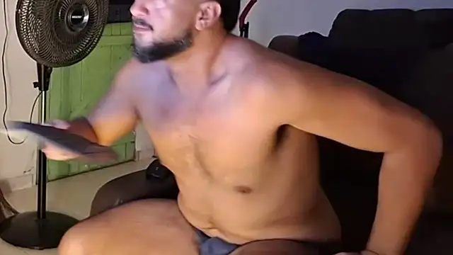 LUH133 online show from April 22, 2026, 9:38 pm