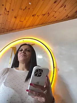 Snapshot of Milff_parkerrr chatting on January 21, 2025, 9:25 pm Milff parkerrr online show from January 21, 2025, 9:25 pm