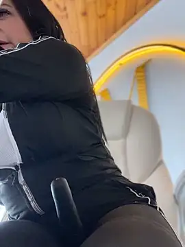 Snapshot of Milff_parkerrr chatting on January 23, 2025, 4:37 pm Milff parkerrr online show from January 23, 2025, 4:37 pm