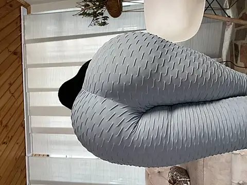 Snapshot of Milff_parkerrr chatting on January 31, 2025, 2:17 pm Milff parkerrr online show from January 31, 2025, 2:17 pm