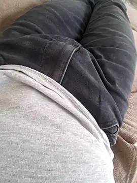 Snapshot of Pedro001Yes chatting on April 27, 2026, 4:05 pm Pedro001Yes online show from April 27, 2026, 4:05 pm