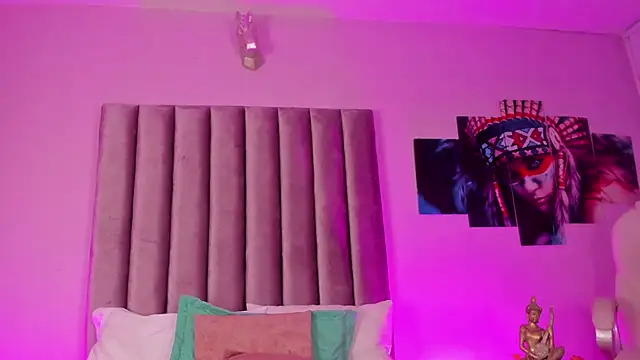 Isabella Flowers online show from April 19, 2026, 8:02 am