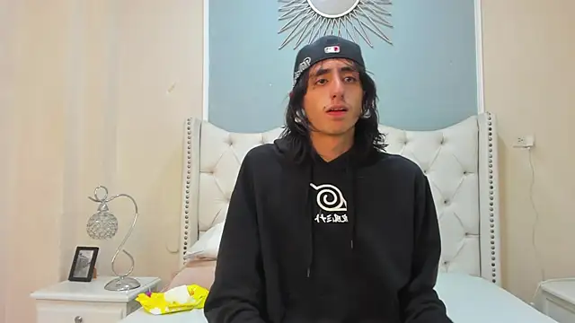 Matthew Dixonn online show from December 8, 2024, 3:13 pm