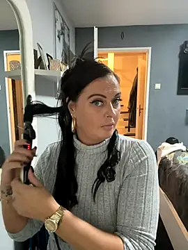 vanessaNL online show from September 21, 2025, 8:10 pm