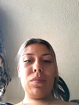 Sweel Leyva18 online show from December 10, 2024, 6:06 pm