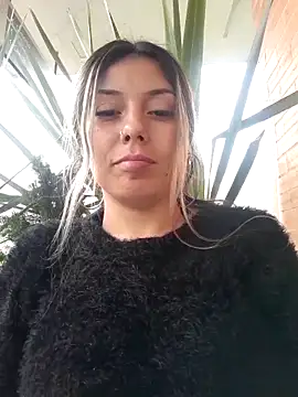 Sweel Leyva18 online show from March 6, 2025, 9:09 pm