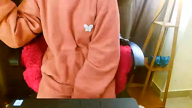 simrann 69 online show from January 18, 2025, 8:30 pm