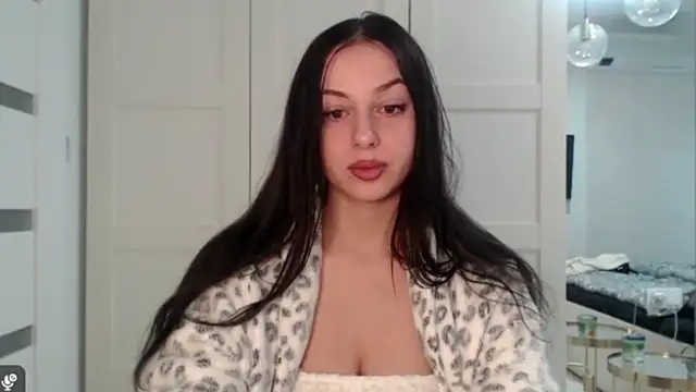 courtneyPerfect online show from February 12, 2026, 8:20 am