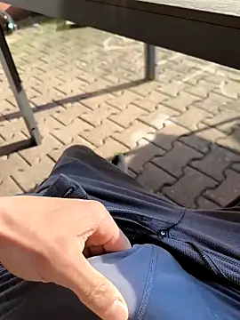 Snapshot of Kevoon991 chatting on March 9, 2025, 3:05 pm Kevoon991 online show from March 9, 2025, 3:05 pm