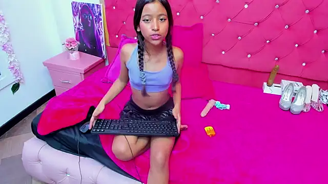 SamaraPrice69 online show from January 16, 2025, 9:51 pm