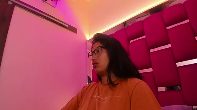 Snapshot of Miaa_Smiith_ chatting on June 20, 2026, 3:53 am Miaa Smiith online show from June 20, 2026, 3:53 am