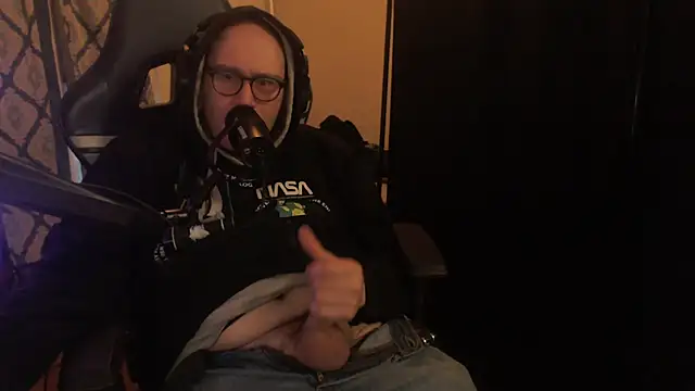 chicostick413 online show from March 28, 2026, 10:53 pm