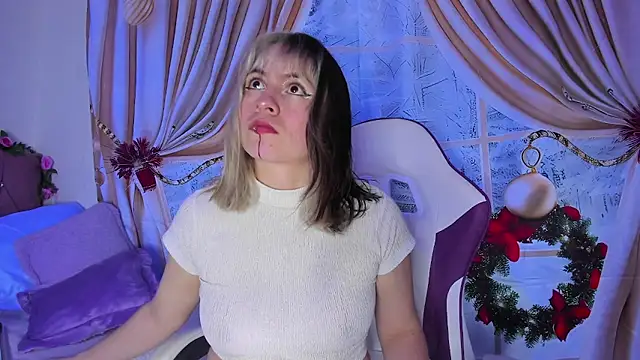 Snapshot of GilaKat chatting on December 30, 2024, 3:14 am GilaKat online show from December 30, 2024, 3:14 am