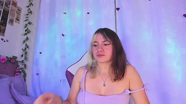 Snapshot of GilaKat chatting on March 20, 2025, 8:09 am GilaKat online show from March 20, 2025, 8:09 am