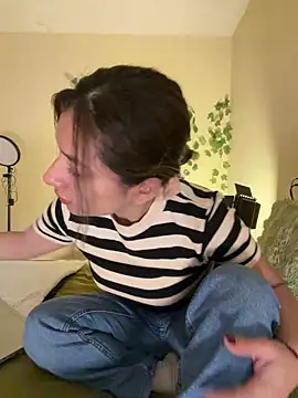 Snapshot of Bckystonee chatting on February 10, 2026, 12:31 pm Bckystonee online show from February 10, 2026, 12:31 pm