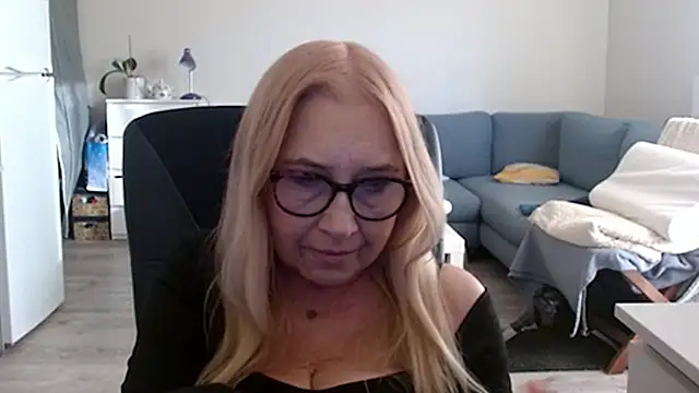 sofia xkiss online show from February 20, 2025, 2:35 pm