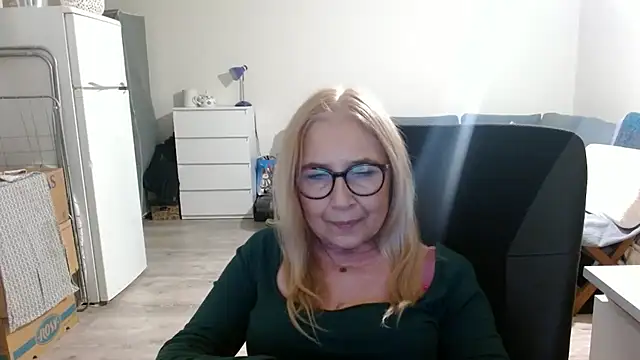 sofia xkiss online show from March 6, 2025, 5:43 pm