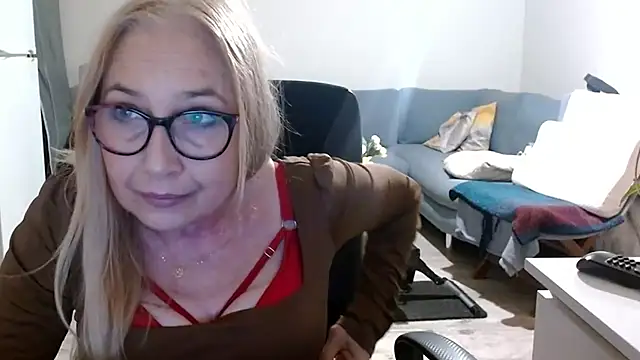 sofia xkiss online show from March 20, 2025, 5:47 pm