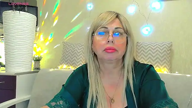 Snapshot of SusieNoreen chatting on January 25, 2025, 10:51 am SusieNoreen online show from January 25, 2025, 10:51 am