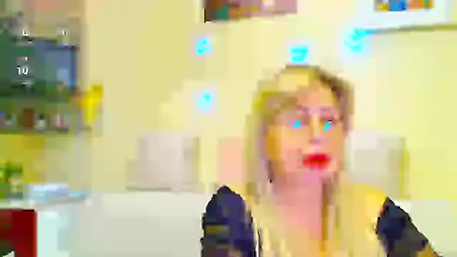 Snapshot of SusieNoreen chatting on February 22, 2025, 1:00 am SusieNoreen online show from February 22, 2025, 1:00 am