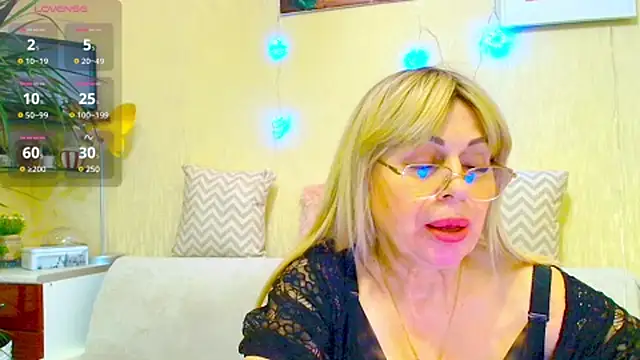 Snapshot of SusieNoreen chatting on February 22, 2025, 4:07 am SusieNoreen online show from February 22, 2025, 4:07 am