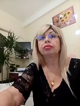 Snapshot of SusieNoreen chatting on February 28, 2025, 1:15 am SusieNoreen online show from February 28, 2025, 1:15 am