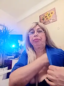 Snapshot of SusieNoreen chatting on March 20, 2025, 1:35 am SusieNoreen online show from March 20, 2025, 1:35 am