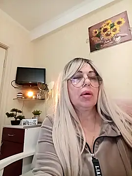 Snapshot of SusieNoreen chatting on October 6, 2025, 12:52 am SusieNoreen online show from October 6, 2025, 12:52 am