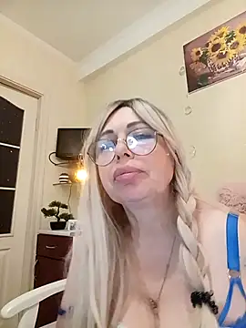 Snapshot of SusieNoreen chatting on October 9, 2025, 1:03 am SusieNoreen online show from October 9, 2025, 1:03 am
