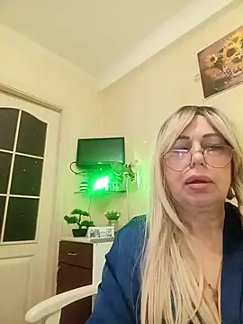 Snapshot of SusieNoreen chatting on October 10, 2025, 12:53 am SusieNoreen online show from October 10, 2025, 12:53 am