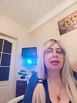 Snapshot of SusieNoreen chatting on October 12, 2025, 12:20 am SusieNoreen online show from October 12, 2025, 12:20 am