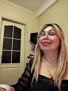Snapshot of SusieNoreen chatting on October 13, 2025, 2:22 am SusieNoreen online show from October 13, 2025, 2:22 am