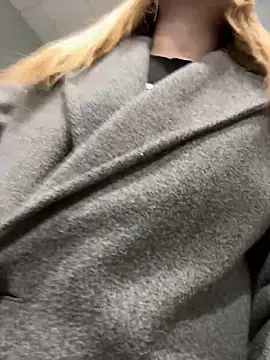 justmila online show from November 7, 2025, 11:32 am