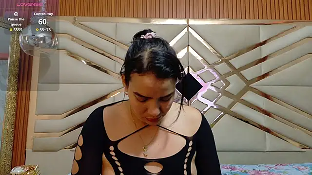 Sluttyandmature online show from March 22, 2026, 12:19 pm