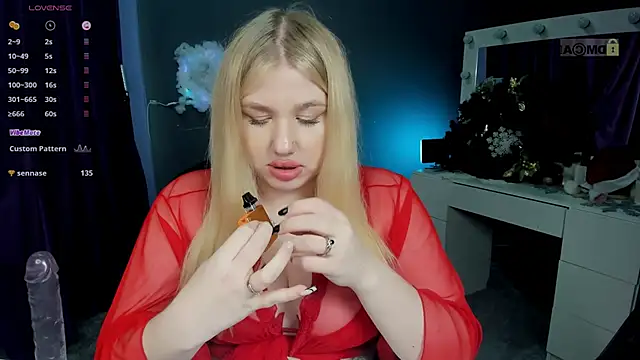 juli kisss online show from January 10, 2025, 1:53 am