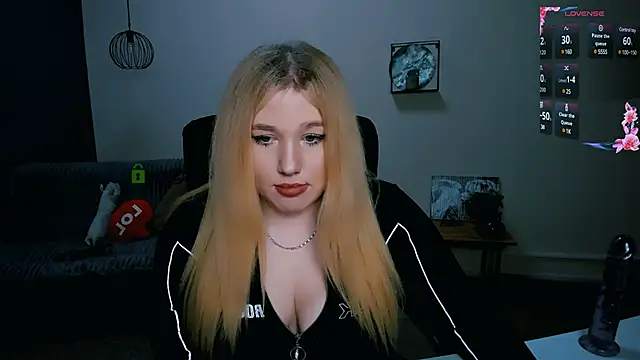 juli kisss online show from January 18, 2025, 7:58 pm