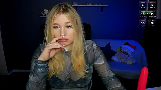 juli kisss online show from February 6, 2025, 12:37 pm