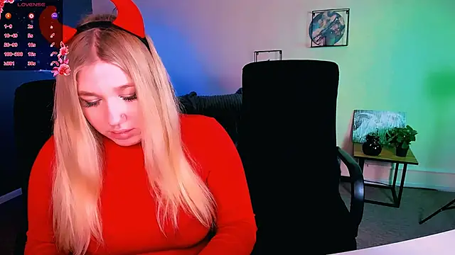 juli kisss online show from February 8, 2025, 11:24 pm