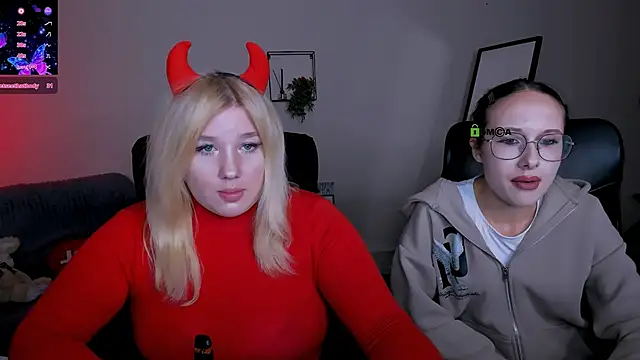 juli kisss online show from September 10, 2025, 7:25 pm