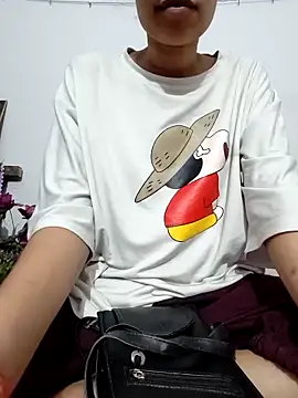 Snapshot of catreena chatting on October 4, 2025, 7:01 pm catreena online show from October 4, 2025, 7:01 pm
