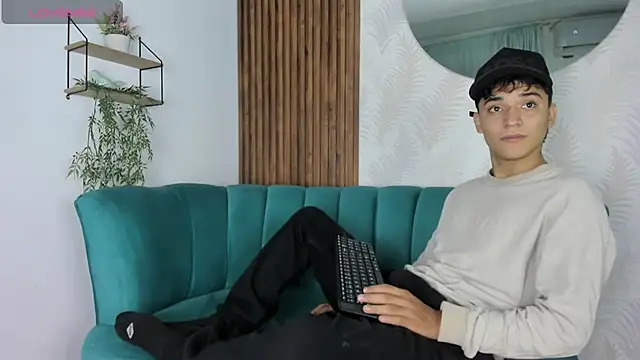 Austin Cardieff online show from March 18, 2025, 12:58 pm